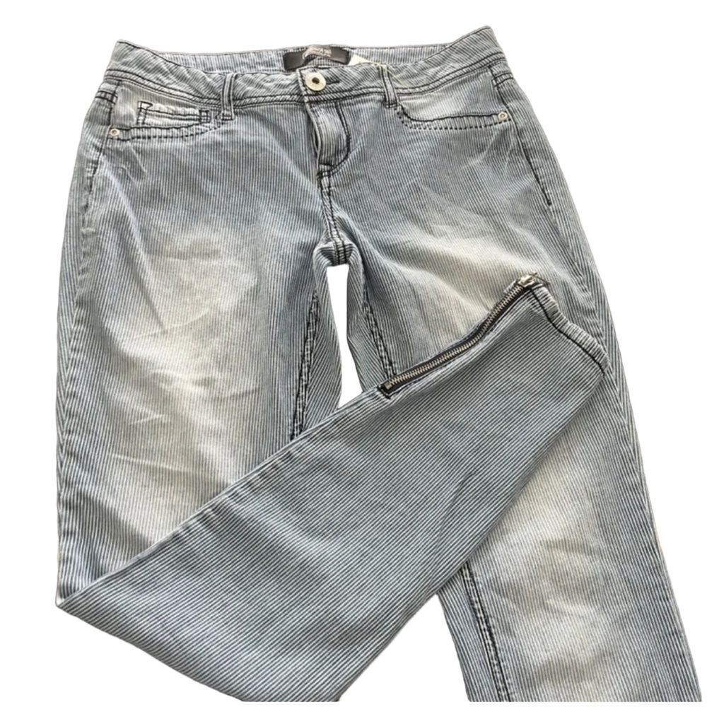 ReWash Low Rise Jeans - Size 7 - Denim & White Pin Stripe - EUC - Picture 2 of 14